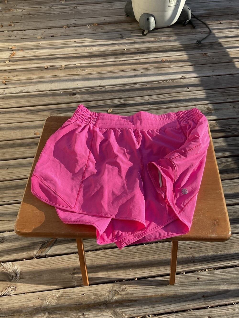 Lululemon Hotty Hot Short Size 12 PINK High Rise 4"Ins Lined EUC